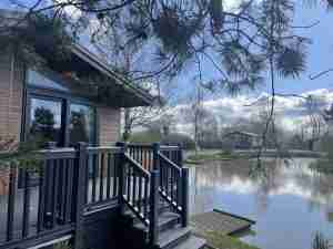 Holiday lodge on lake